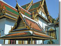 Deep right consists of Phra Syam Hall