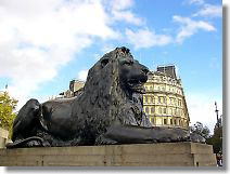 It is same kind of a lion statue of Mitsukoshi Department Store that the executive director of Mitsukoshi had an inspection tour in UK in 1914 and had a favorite of the statue to order to make same kind.