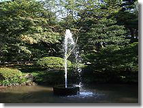 Fountain: The fountain water comes from Kasumiga-ike pond, and is spurted by the natural pressure caused by the difference in the surface levels of the two warters. The fountain shoots 3.5m high, but it depends on the surface level of Kasumiga-ike pond. The fountain is said to have been developed to send water to the secondary closure of the castle. It is said to be the oldest fountain in Japan.
