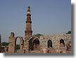 世界遺産のイスラムの尖塔、クトゥブ・ミナール